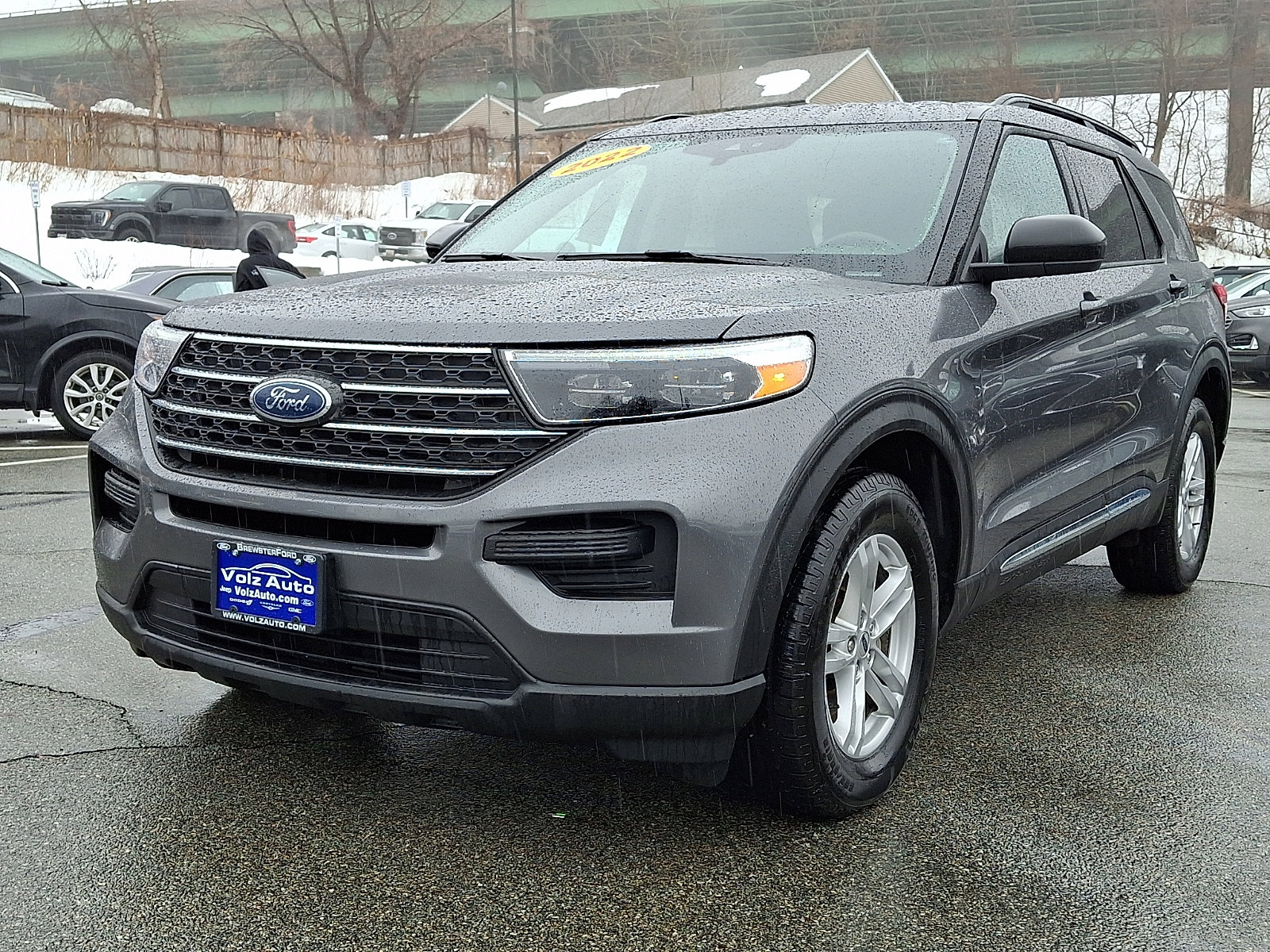 Used 2022 Ford Explorer XLT image 4