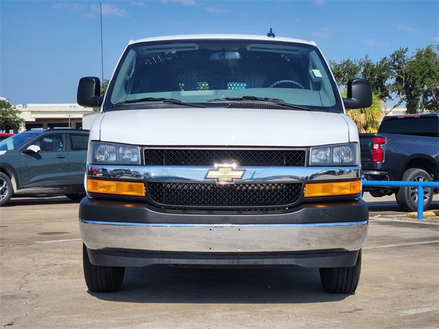 Used 2024 Chevrolet Express 2500 w/ Driver Convenience Package video 2