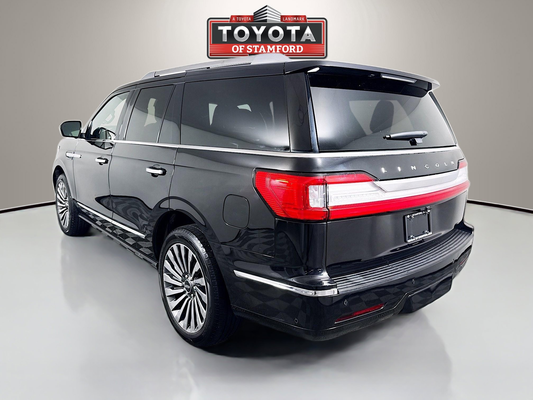 Used 2019 Lincoln Navigator Reserve AWD/4WD image 5