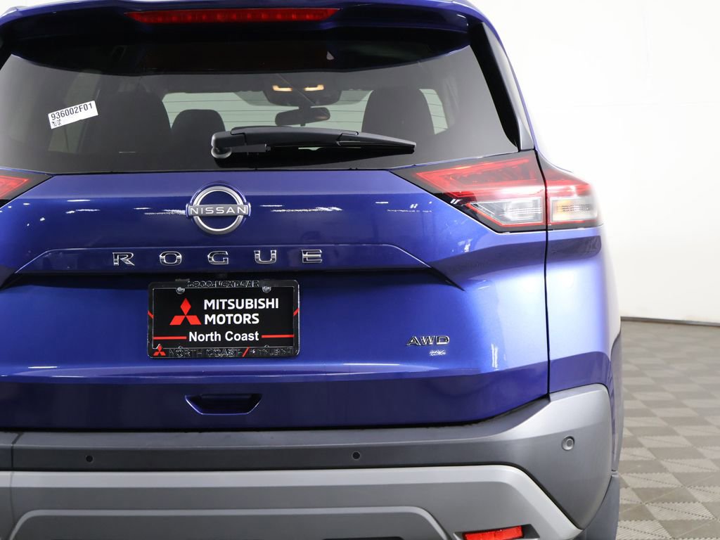 Used 2023 Nissan Rogue S AWD/4WD image 13