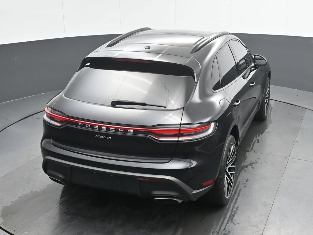 Used 2022 Porsche Macan AWD/4WD image 29