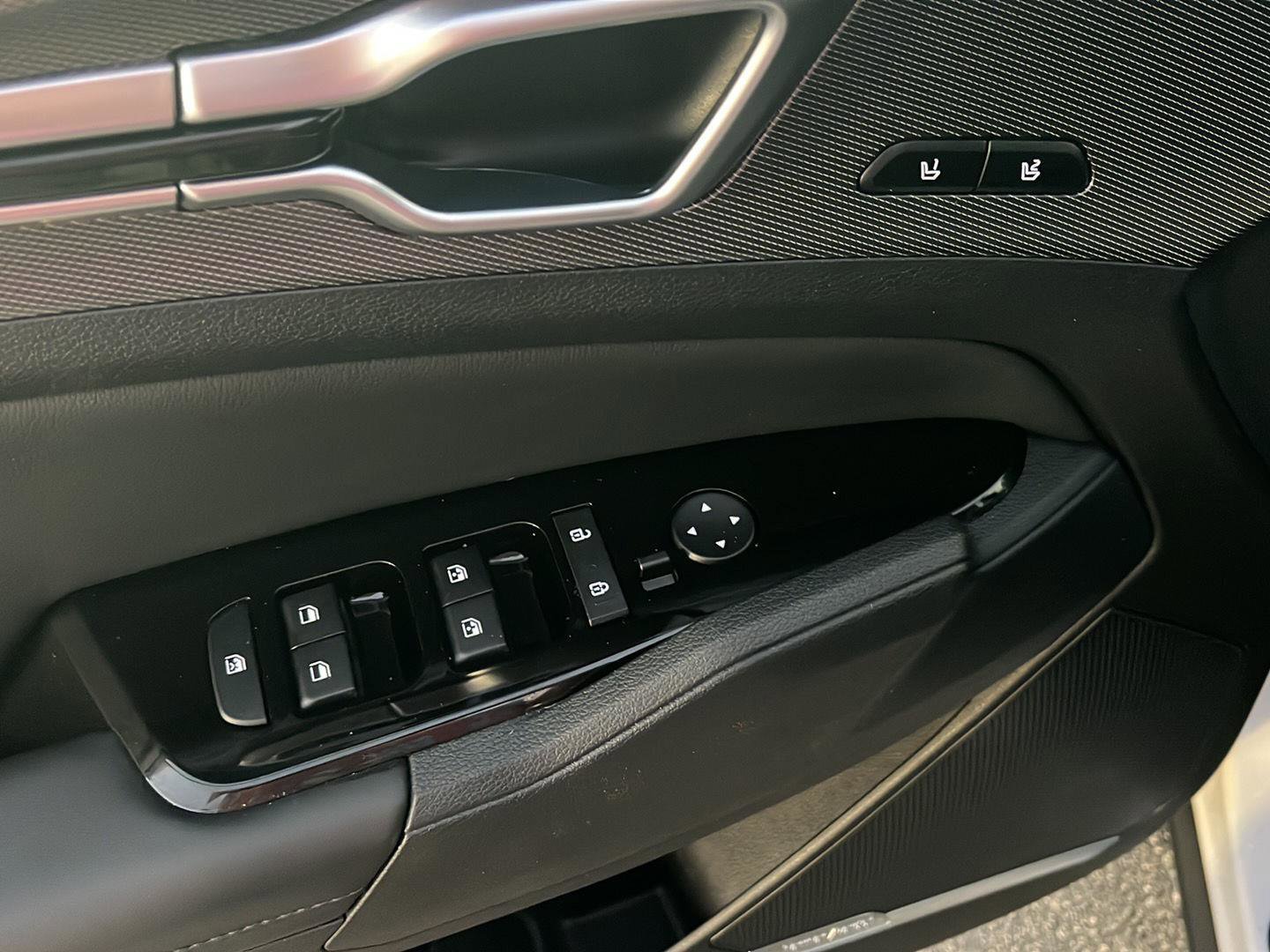 Used 2023 Kia Sportage SX image 34