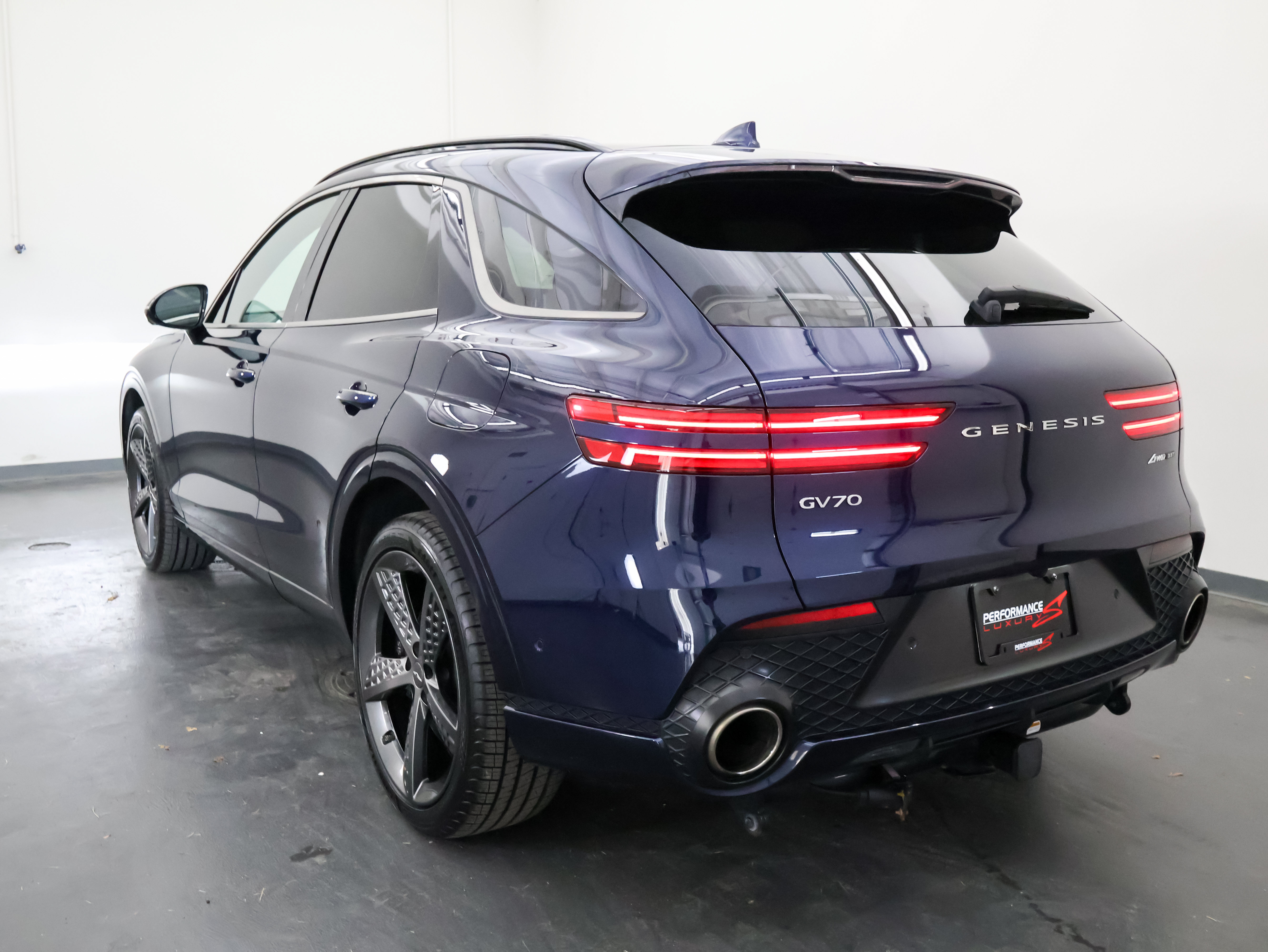 Used 2023 Genesis GV70 3.5T Sport w/ Sport Prestige Package AWD/4WD image 5