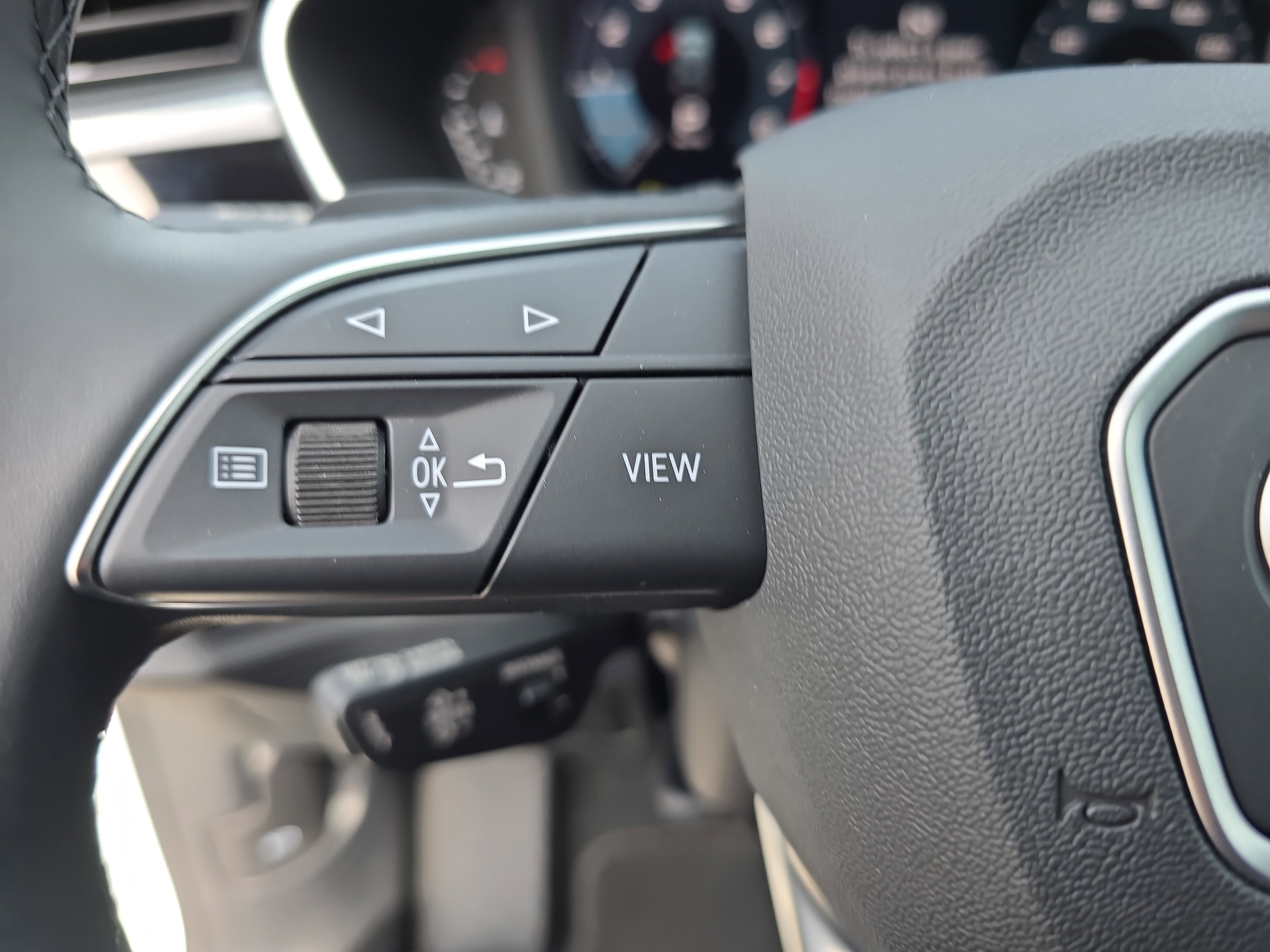 Certified 2025 Audi Q3 2.0T Premium w/ Convenience Package AWD/4WD image 17