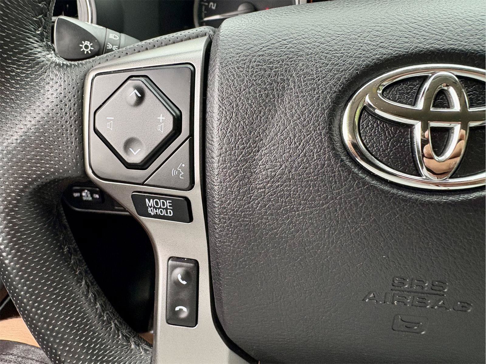 Used 2022 Toyota Tacoma SR5 RWD image 17