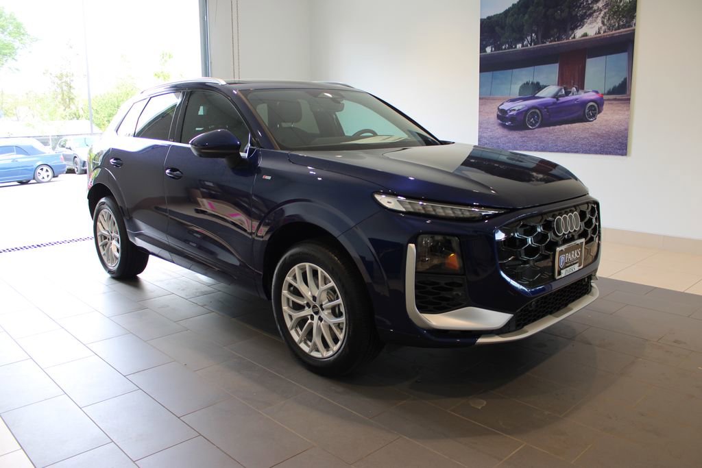 New 2026 Audi Q3 quattro 2.0T AWD/4WD image 2