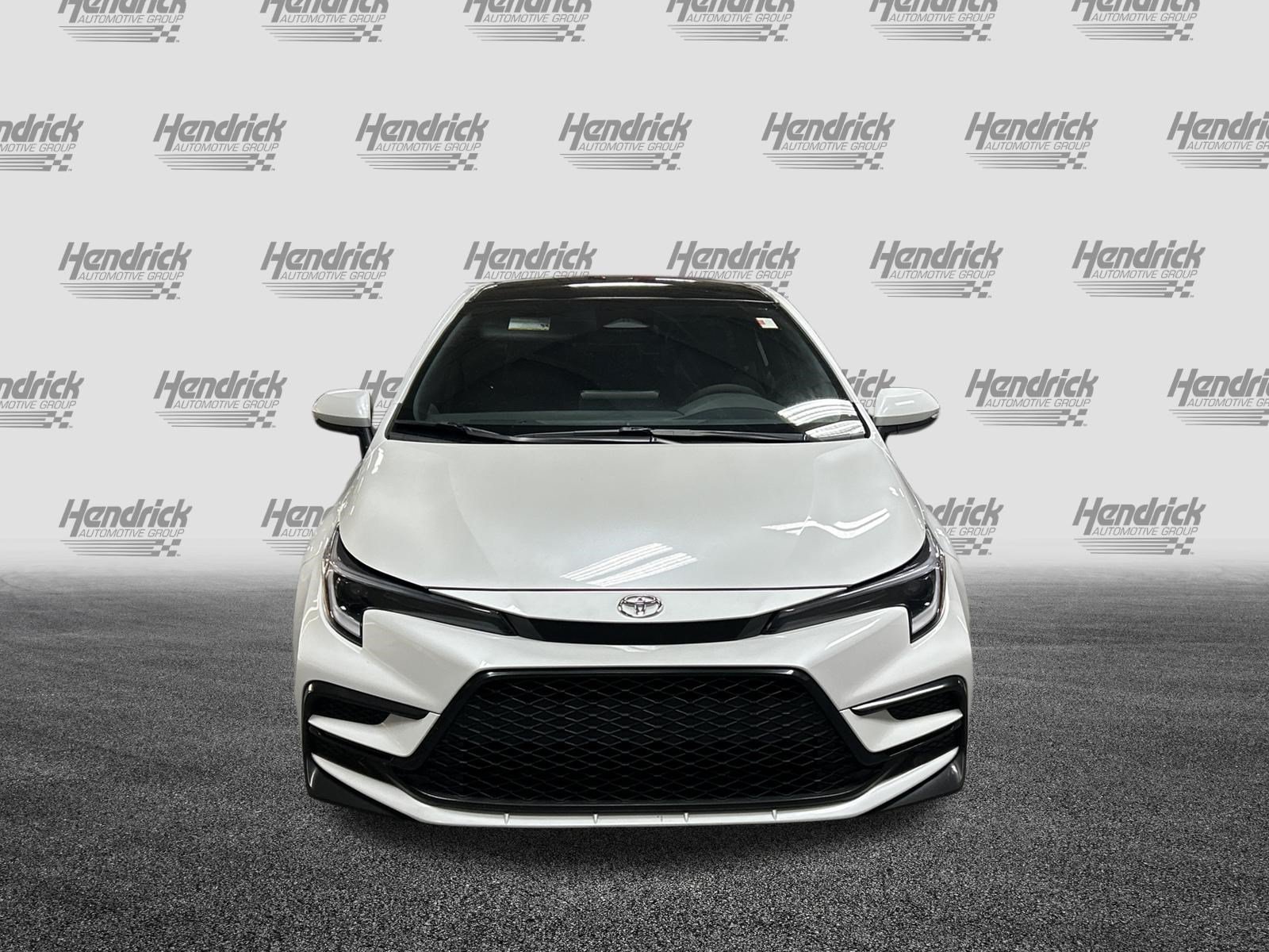 Used 2025 Toyota Corolla SE w/ Convenience Package FWD image 3