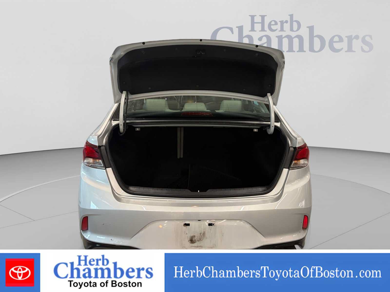 Used 2019 Hyundai Sonata SEL w/ Tech Package 02 FWD image 4