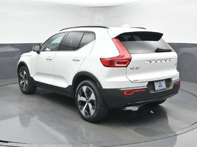 Used 2024 Volvo XC40 B5 Plus AWD/4WD image 6