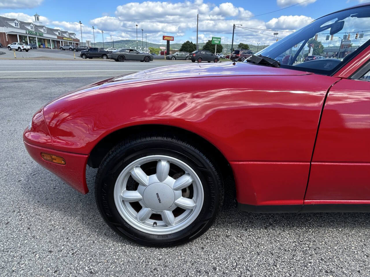 Used 1991 MAZDA MX-5 Miata RWD image 16