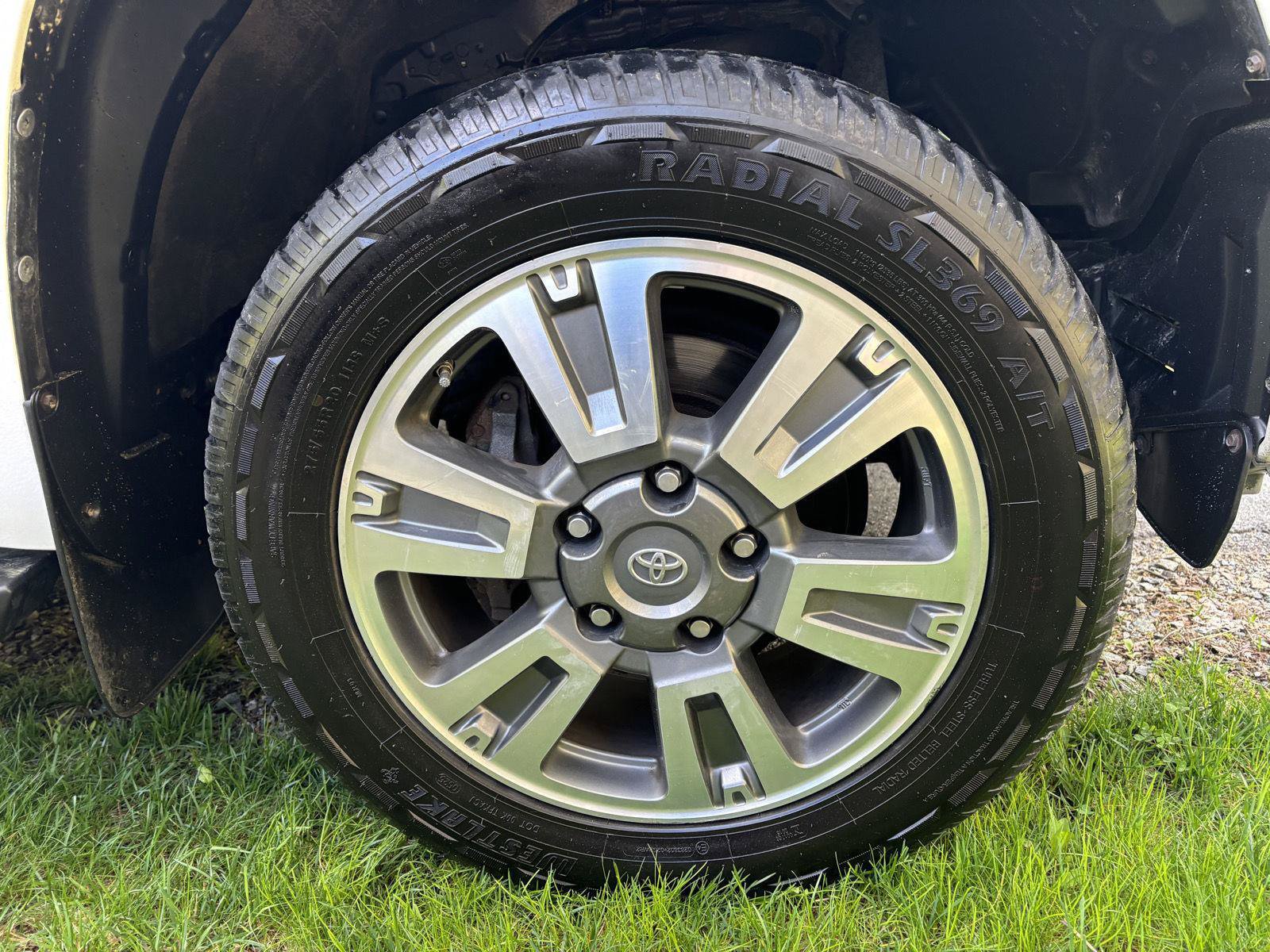 Used 2019 Toyota Tundra Platinum AWD/4WD image 29