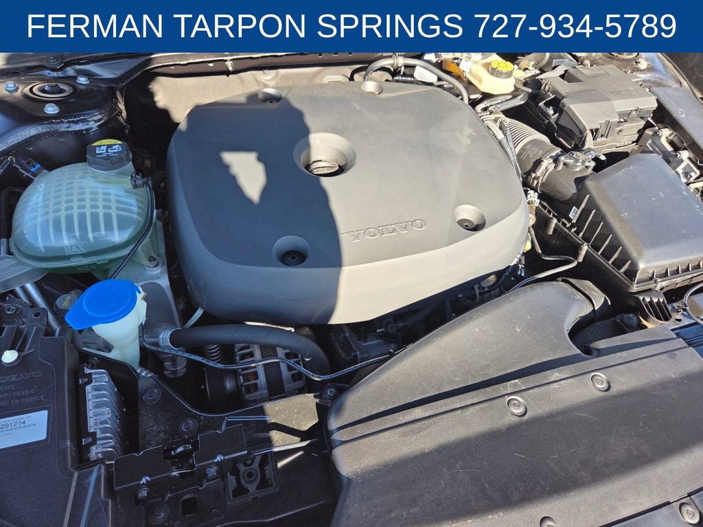 Used 2020 Volvo XC40 T5 Momentum w/ Premium Package image 20