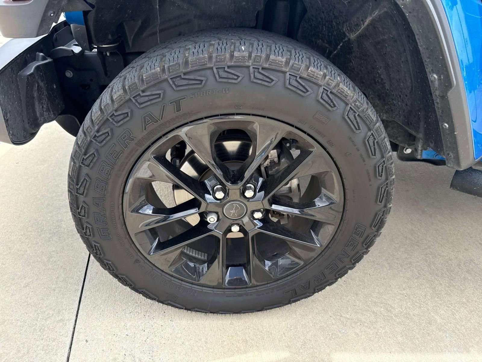 Used 2025 Jeep Gladiator Sport image 4