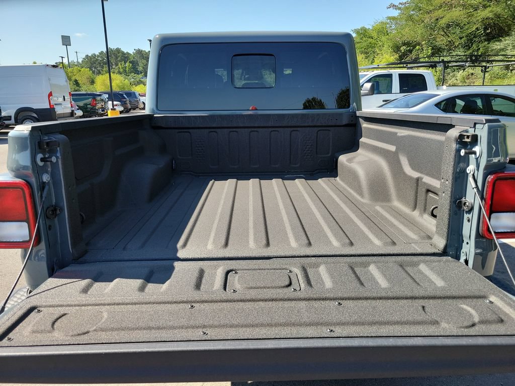 New 2026 Jeep Gladiator Sport AWD/4WD image 30