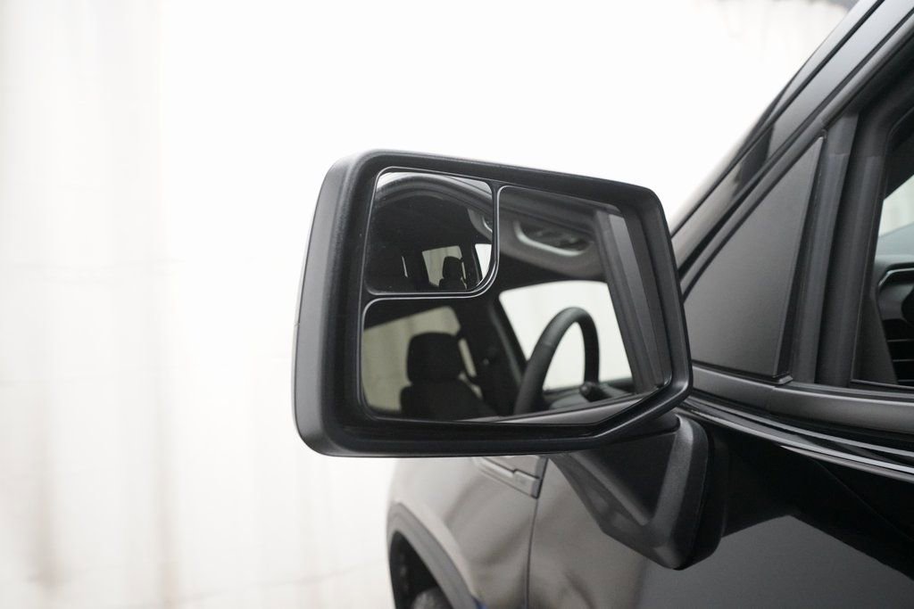 Used 2025 GMC Sierra 1500 Elevation image 24