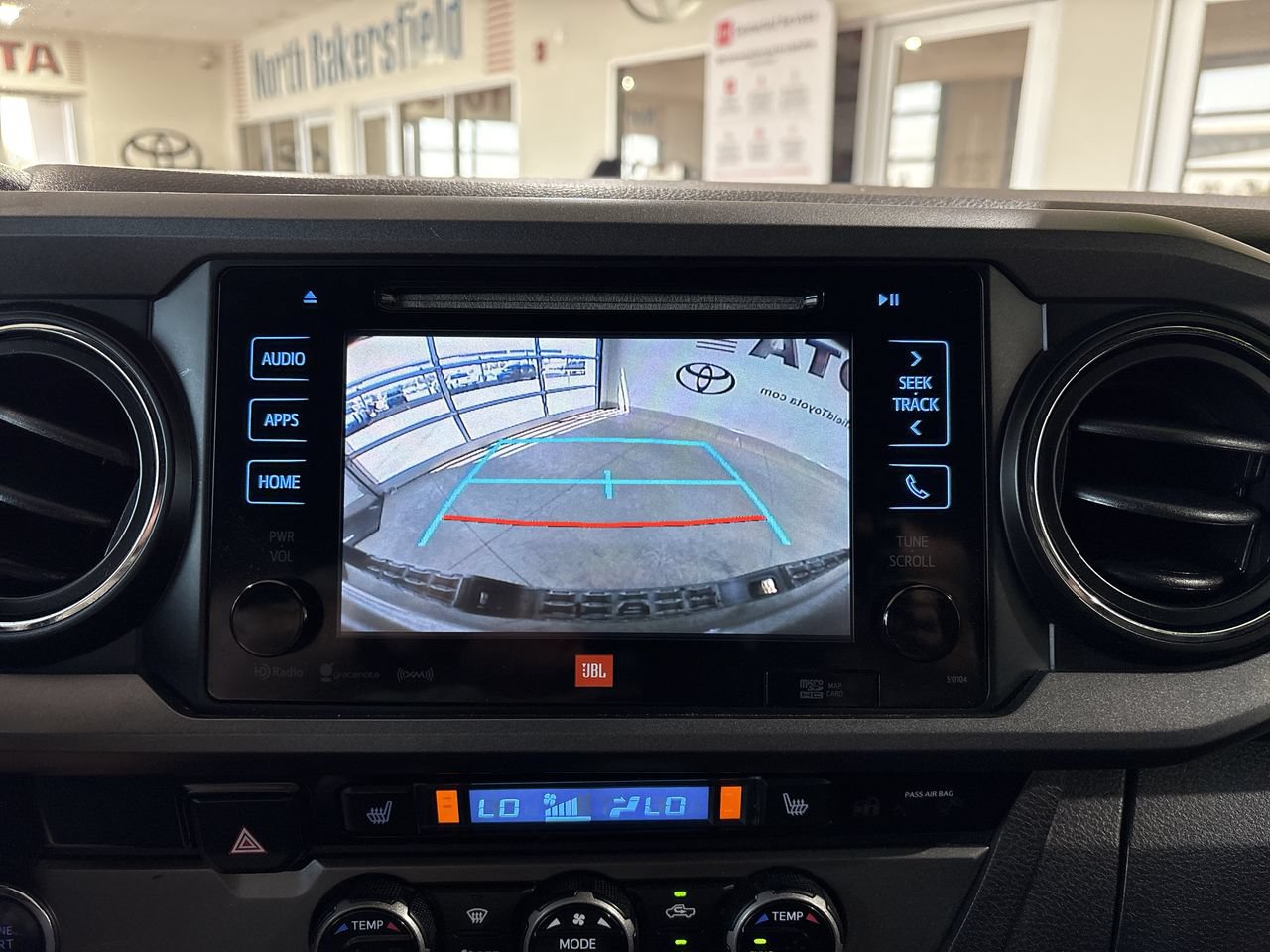 Used 2018 Toyota Tacoma TRD Off-Road w/ TRD Premium Off Road Package RWD image 17
