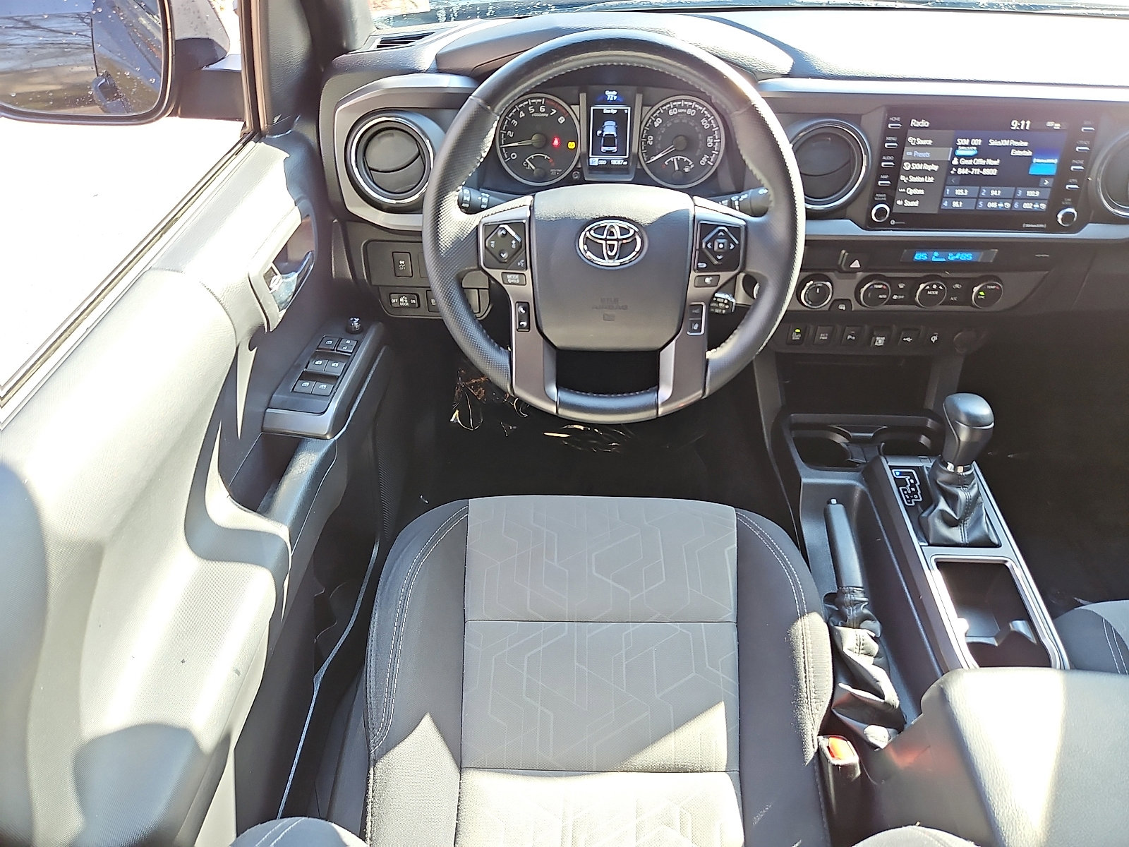 Used 2023 Toyota Tacoma TRD Off-Road w/ Technology Package AWD/4WD image 11