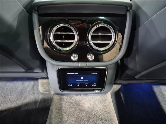 Used 2022 Bentley Bentayga AWD/4WD image 18