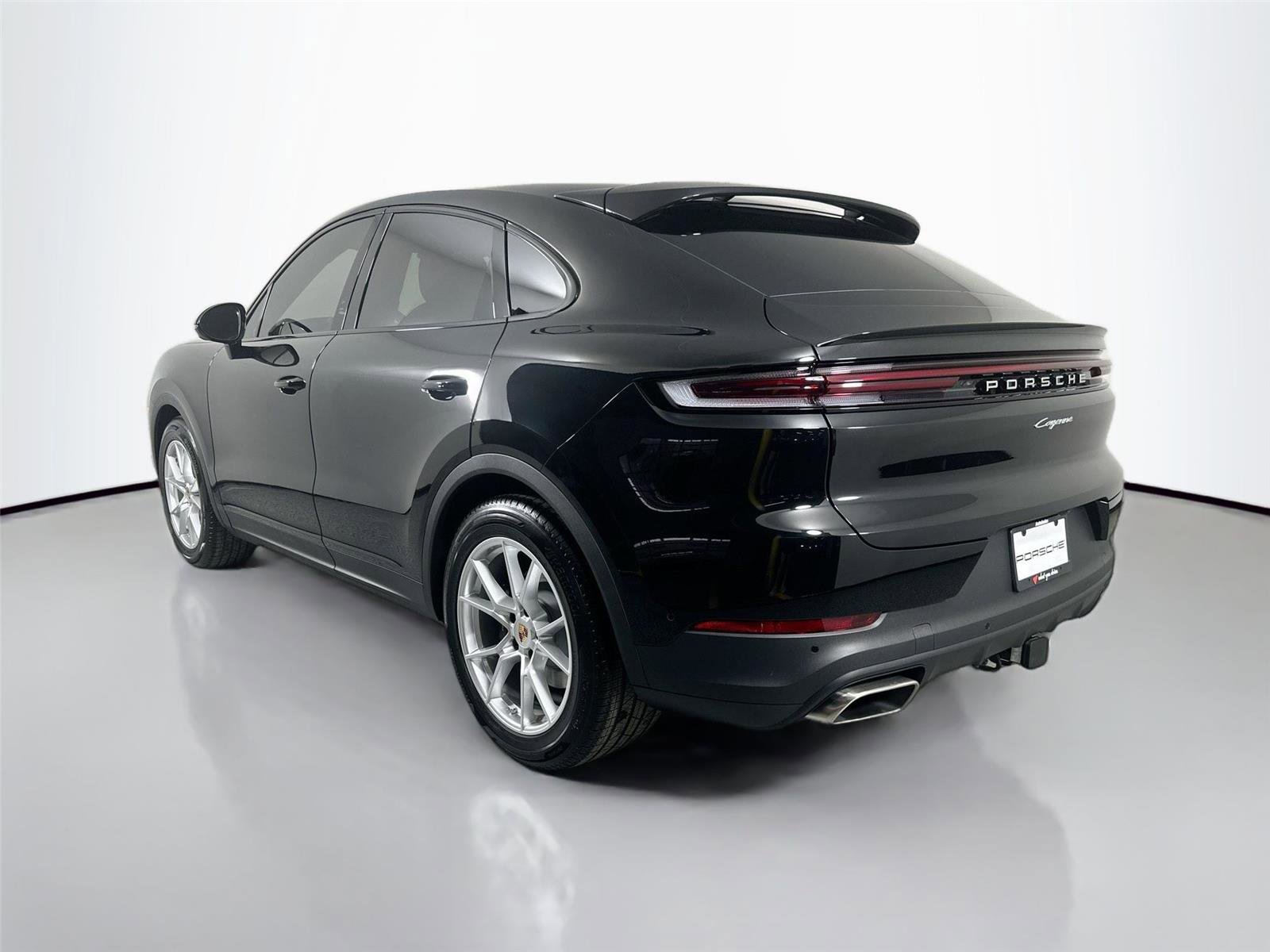 Certified 2026 Porsche Cayenne Coupe AWD/4WD image 3