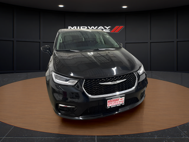 Used 2024 Chrysler Pacifica Limited FWD image 5
