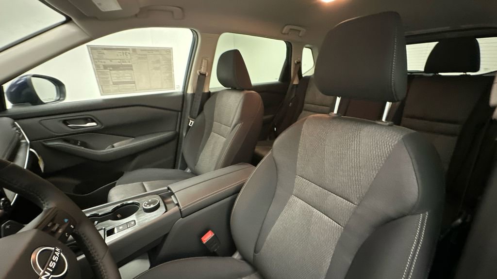 New 2026 Nissan Rogue SV AWD/4WD image 9