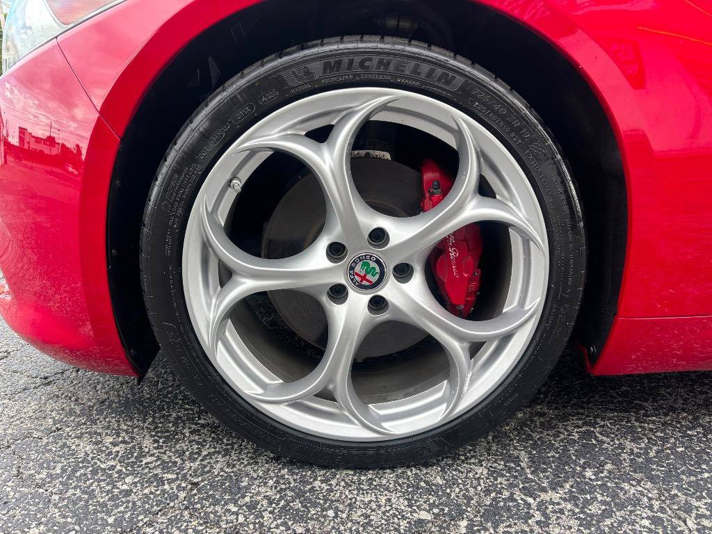 Used 2020 Alfa Romeo Giulia Ti Sport w/ Quick Order Package 22S Sport AWD/4WD image 10
