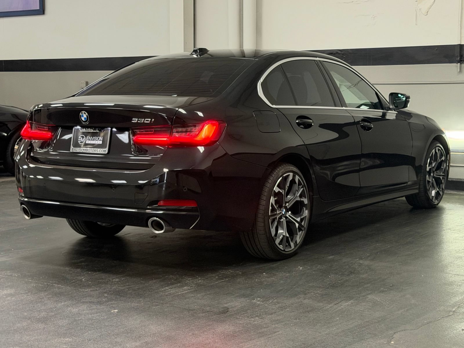 Used 2025 BMW 330i Sedan w/ Convenience Package RWD image 14