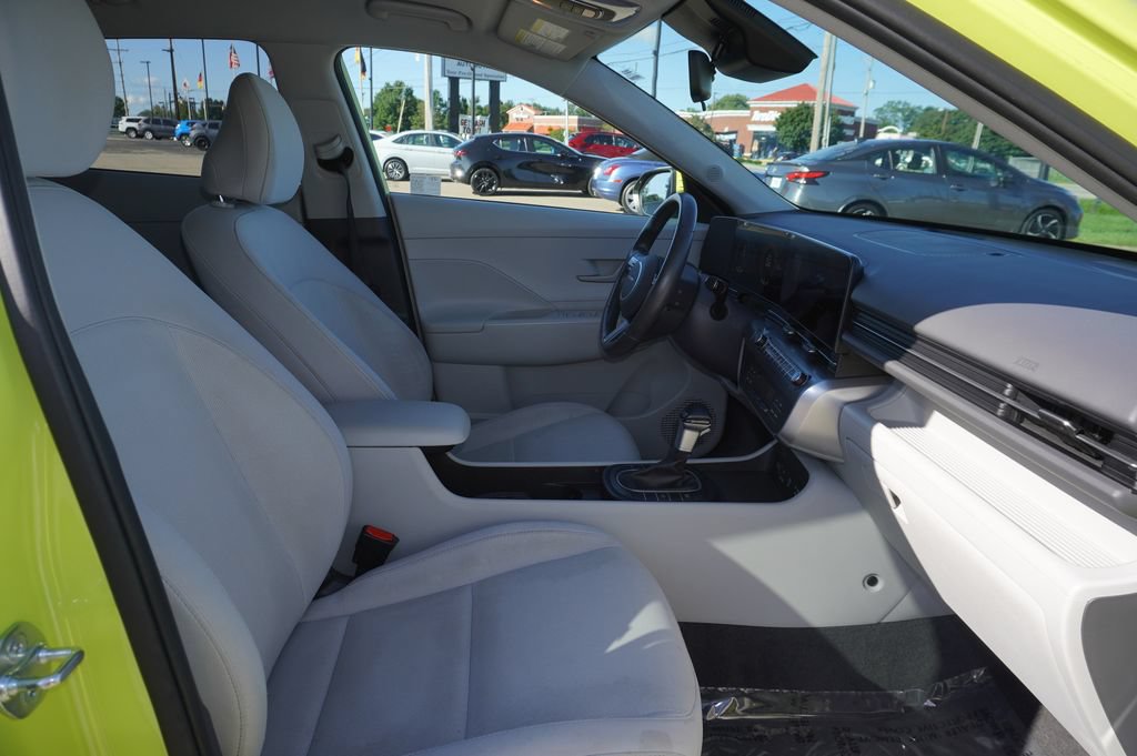 Used 2025 Hyundai Kona SEL FWD image 30