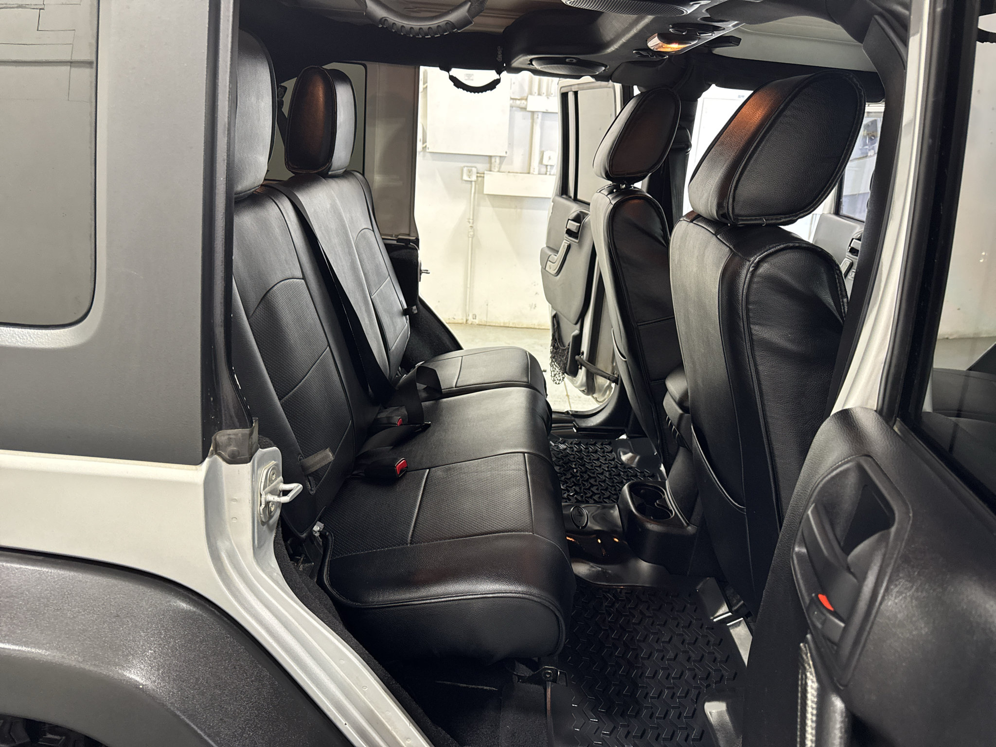 Used 2012 Jeep Wrangler Unlimited Sport AWD/4WD image 41