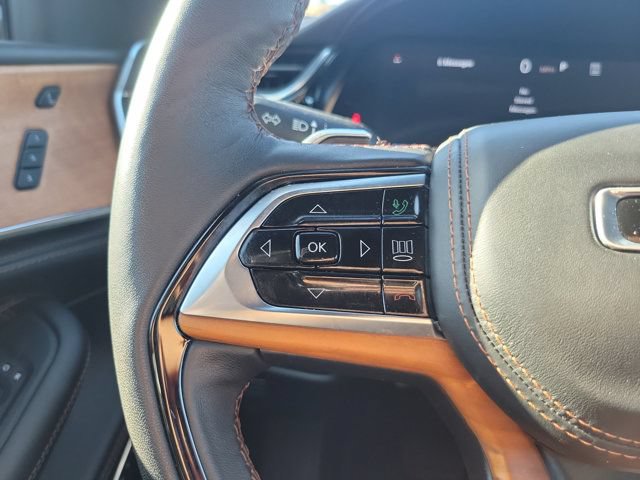 Used 2025 Jeep Grand Cherokee L Summit AWD/4WD image 27
