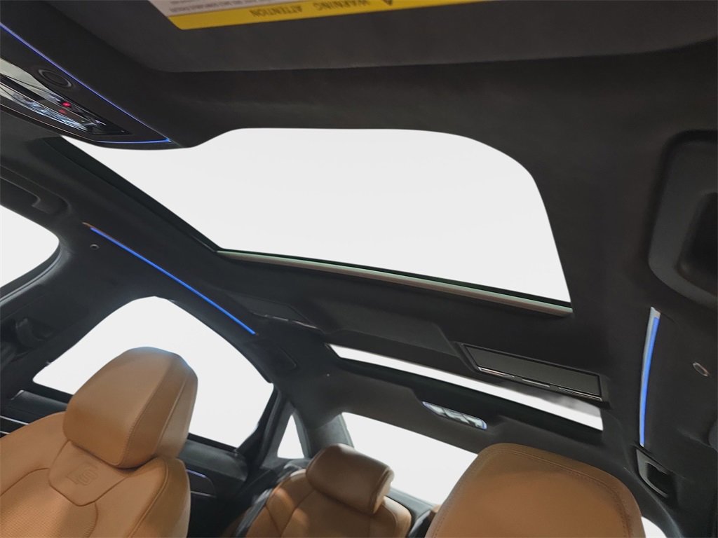 Used 2024 Audi S8 image 28