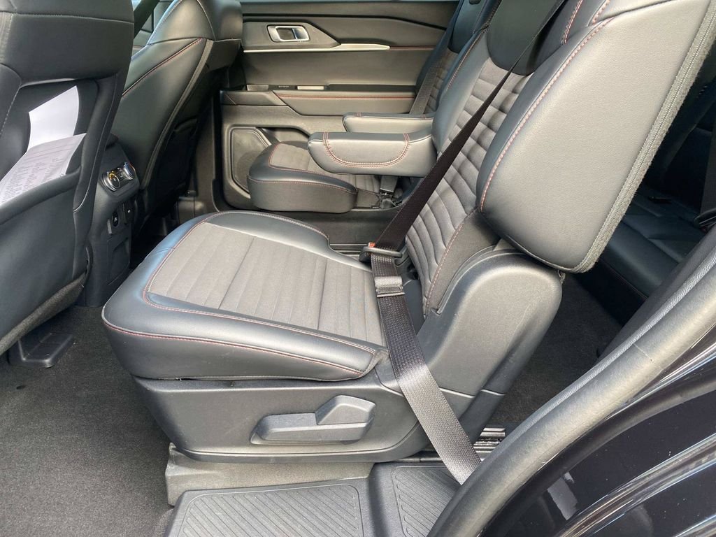 Used 2025 Ford Explorer ST-Line AWD/4WD image 15