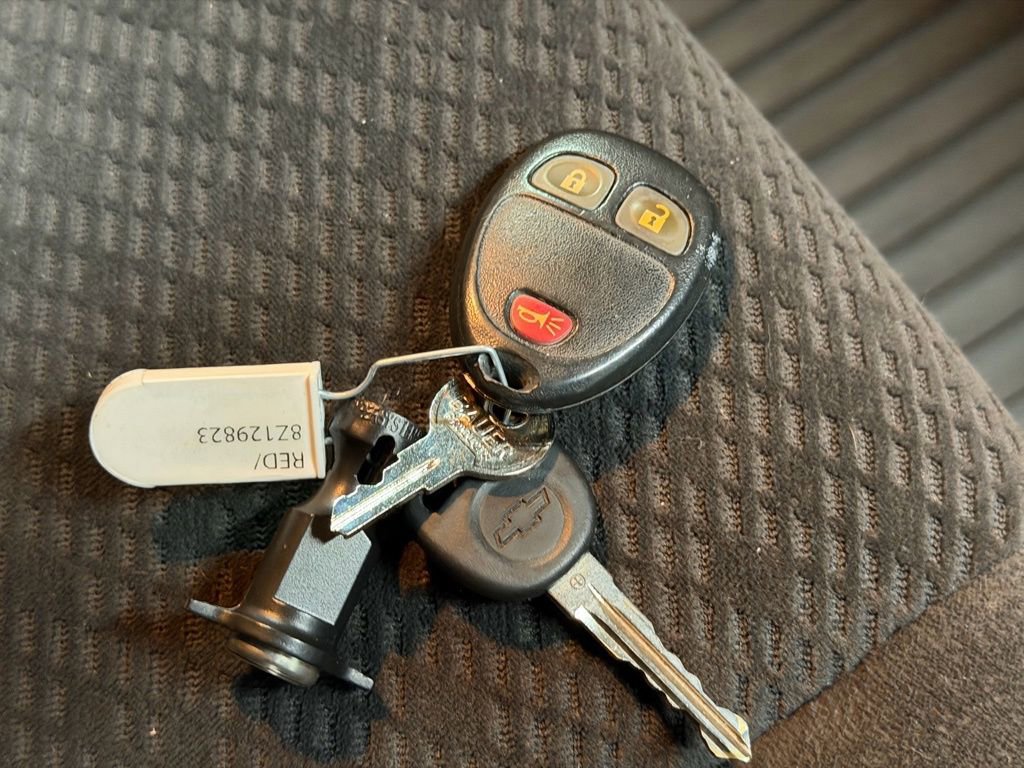 Used 2008 Chevrolet Silverado 1500 LT w/ Suspension Package, Off-Road image 21