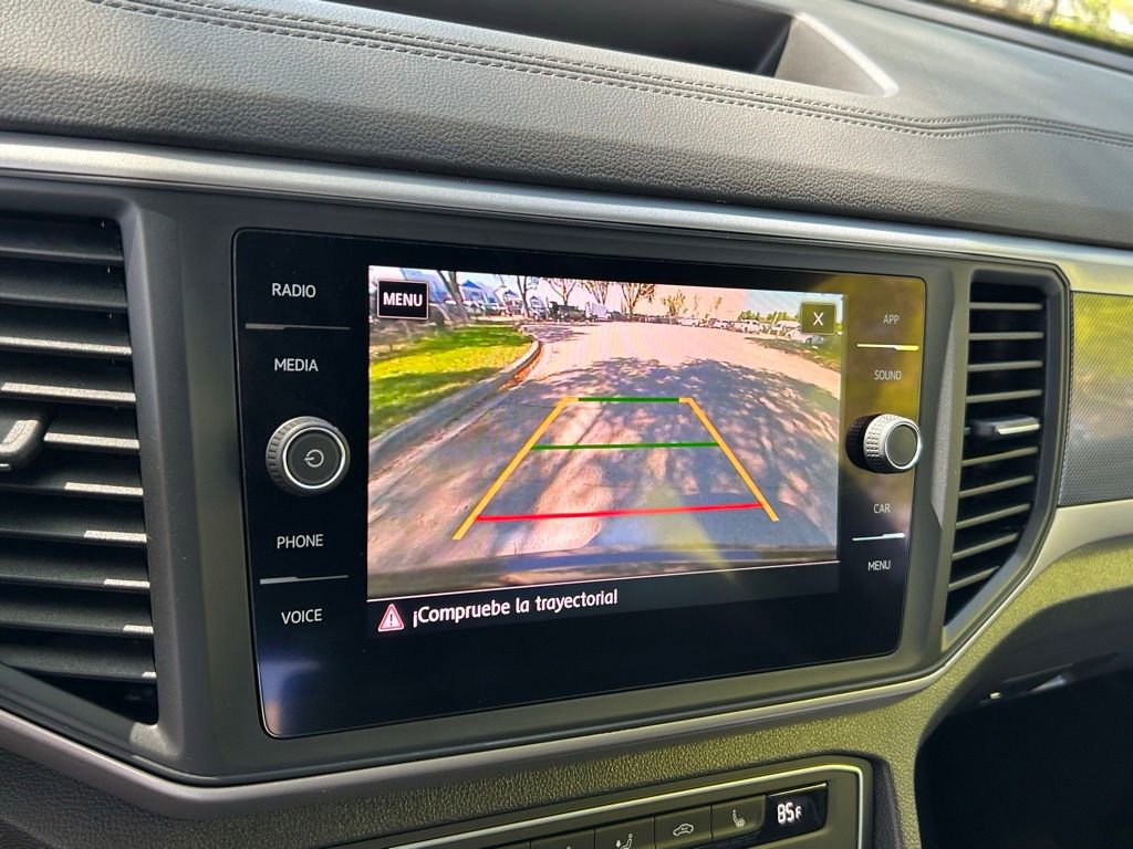 Used 2020 Volkswagen Atlas Cross Sport SE w/ Towing Package image 22