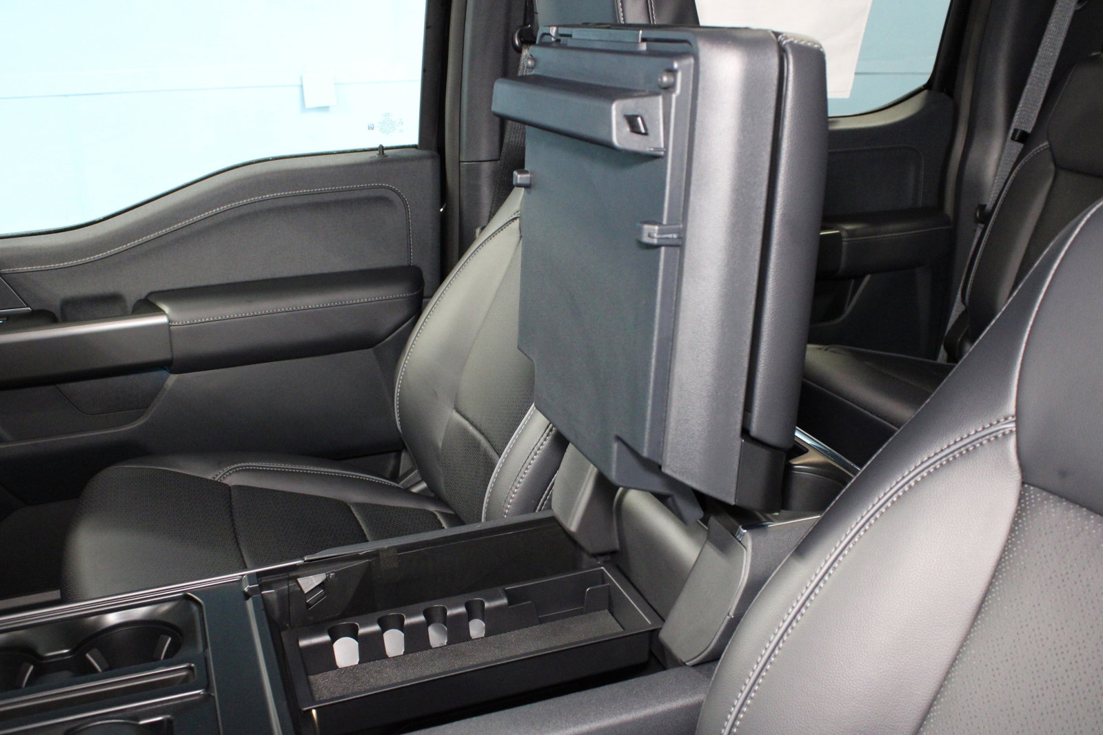 New 2025 Ford F150 Lariat w/ Equipment Group 502A High AWD/4WD image 20