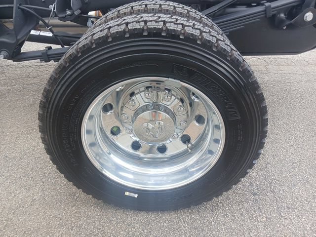 New 2026 RAM 4500 4x4 Crew Cab DRW w/ Laramie Trim Package image 57