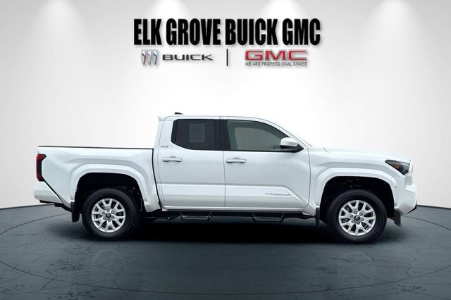 Used 2025 Toyota Tacoma SR5 image 3