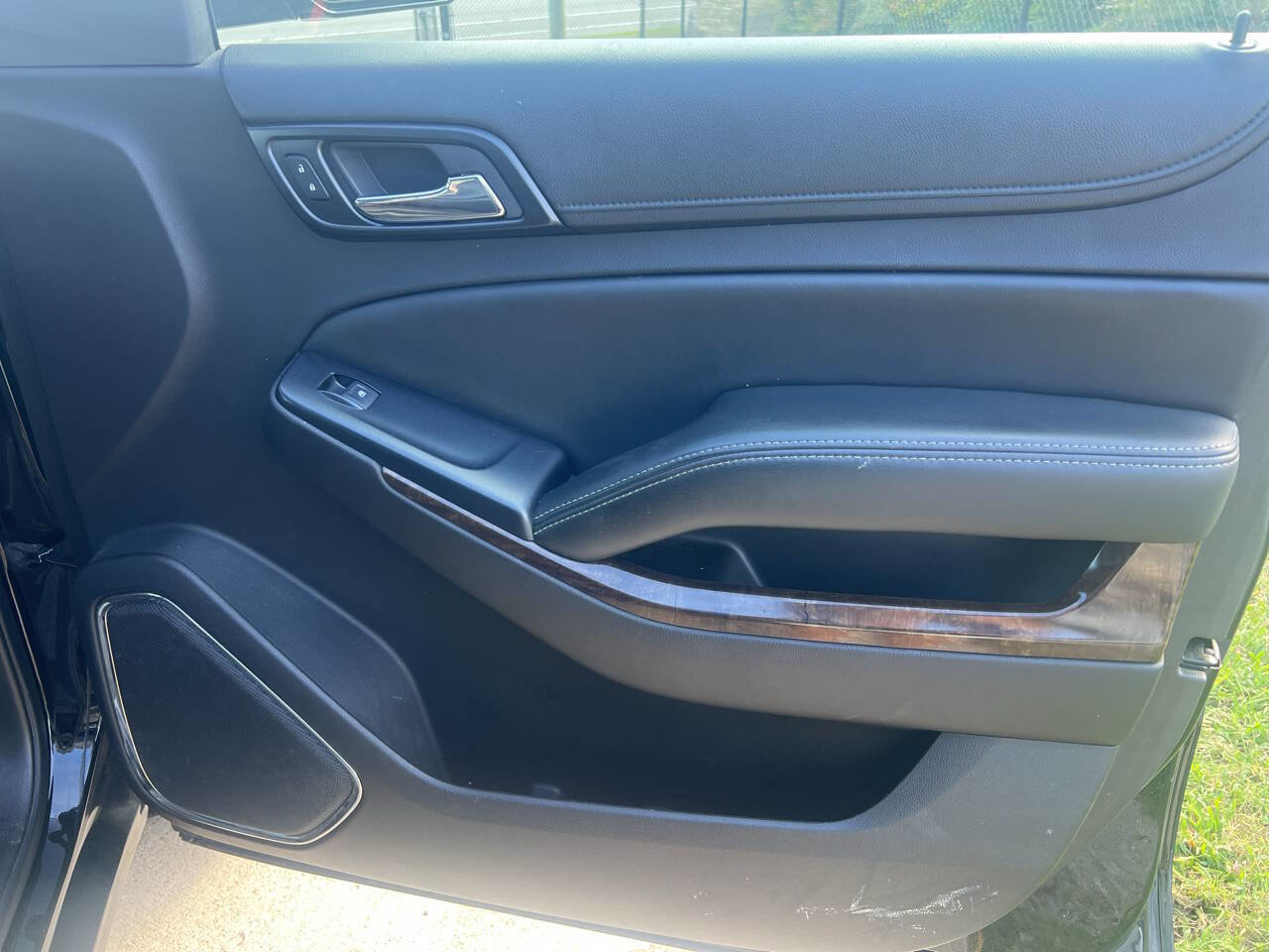 Used 2015 Chevrolet Tahoe LT image 29