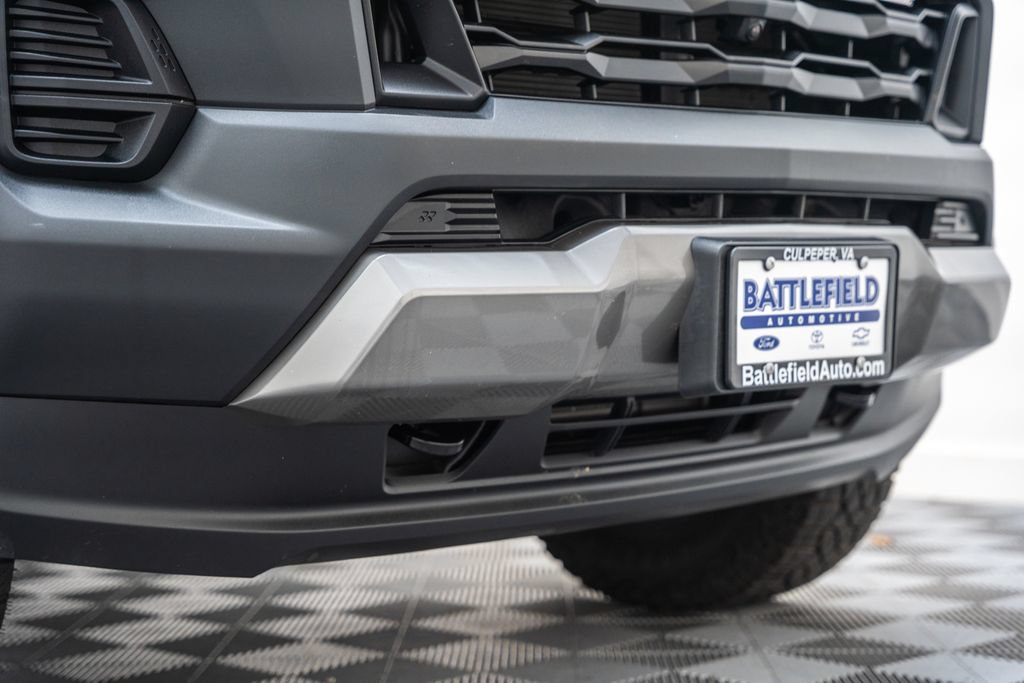 Used 2024 Chevrolet Colorado Trail Boss w/ Technology Package AWD/4WD image 13
