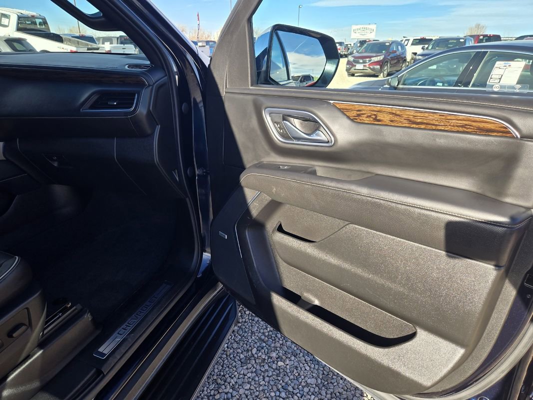 Used 2021 Chevrolet Tahoe Premier w/ Premium Package image 10