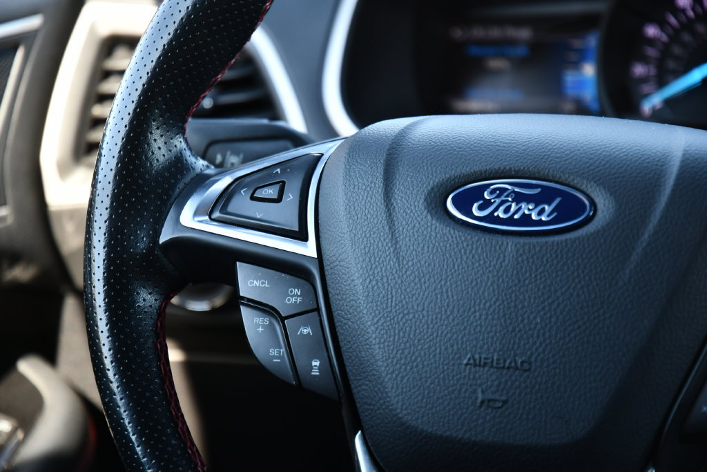 Used 2020 Ford Edge ST-Line FWD image 33