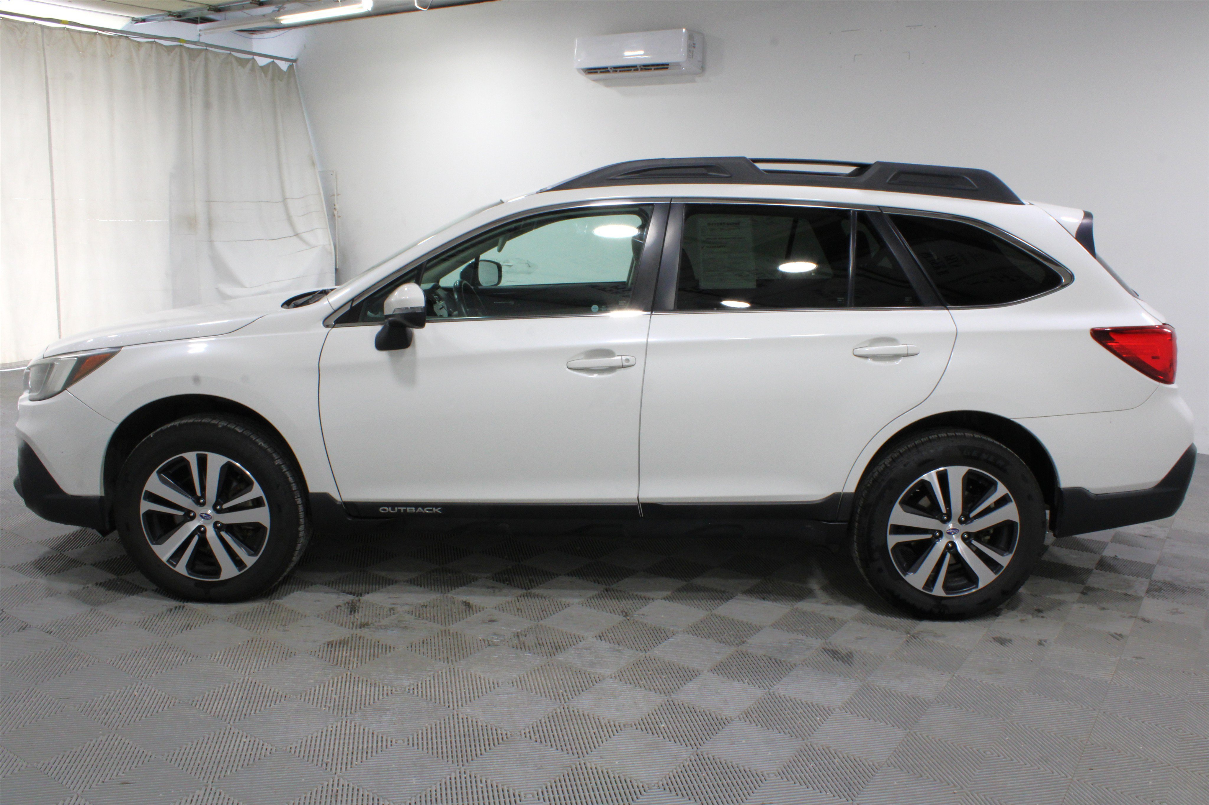 Used 2018 Subaru Outback 2.5i Limited AWD/4WD image 31