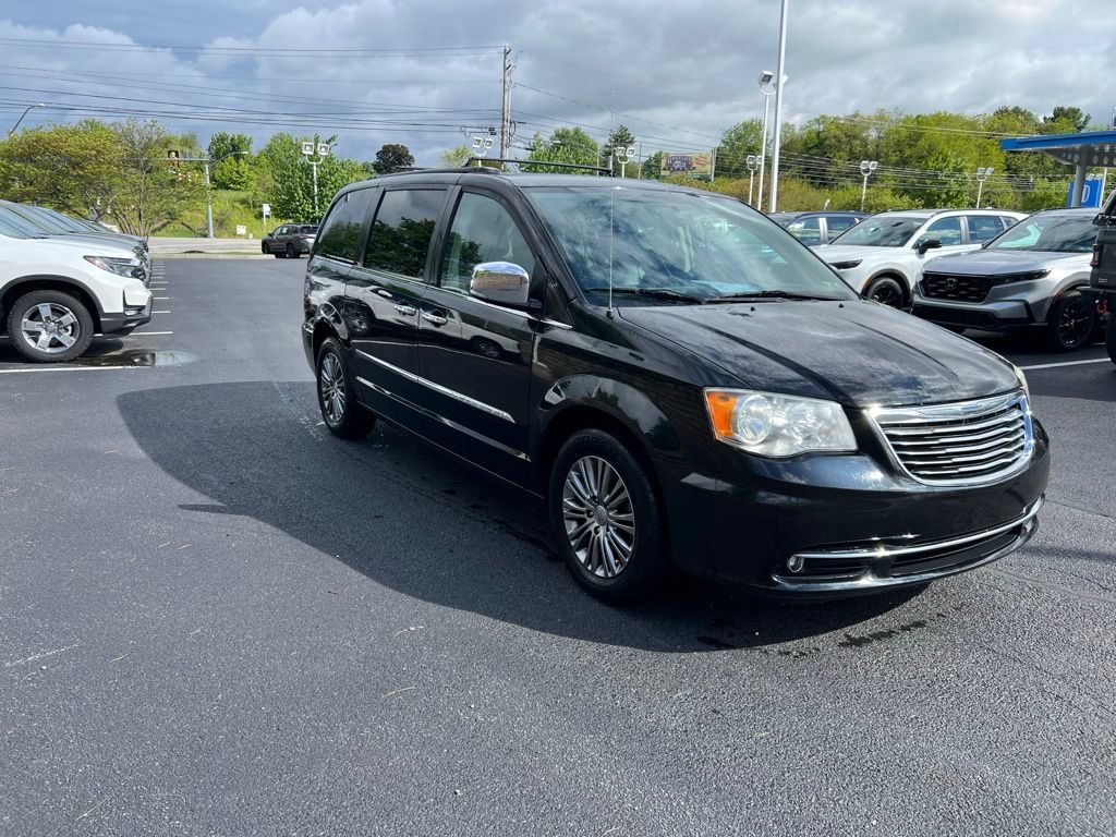 Used 2014 Chrysler Town & Country Touring-L w/ Driver Convenience Group