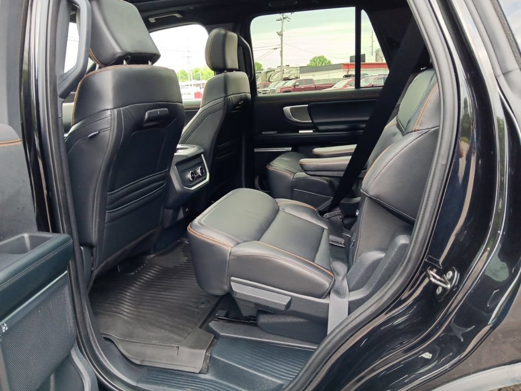Used 2025 Ford Expedition Tremor AWD/4WD image 36