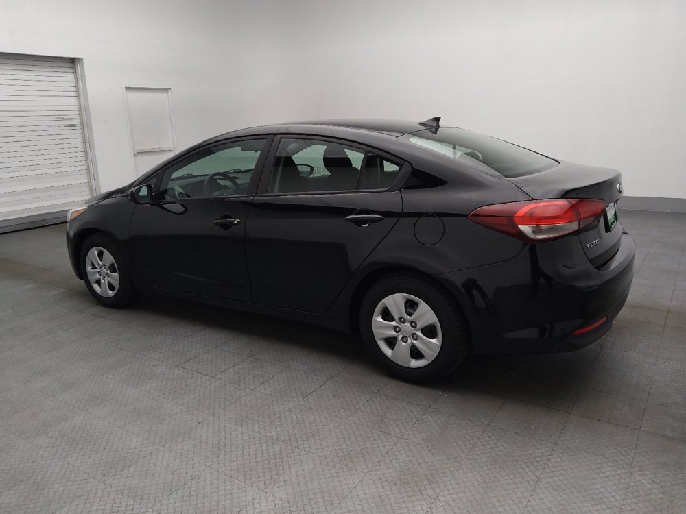 Used 2017 Kia Forte LX FWD image 3