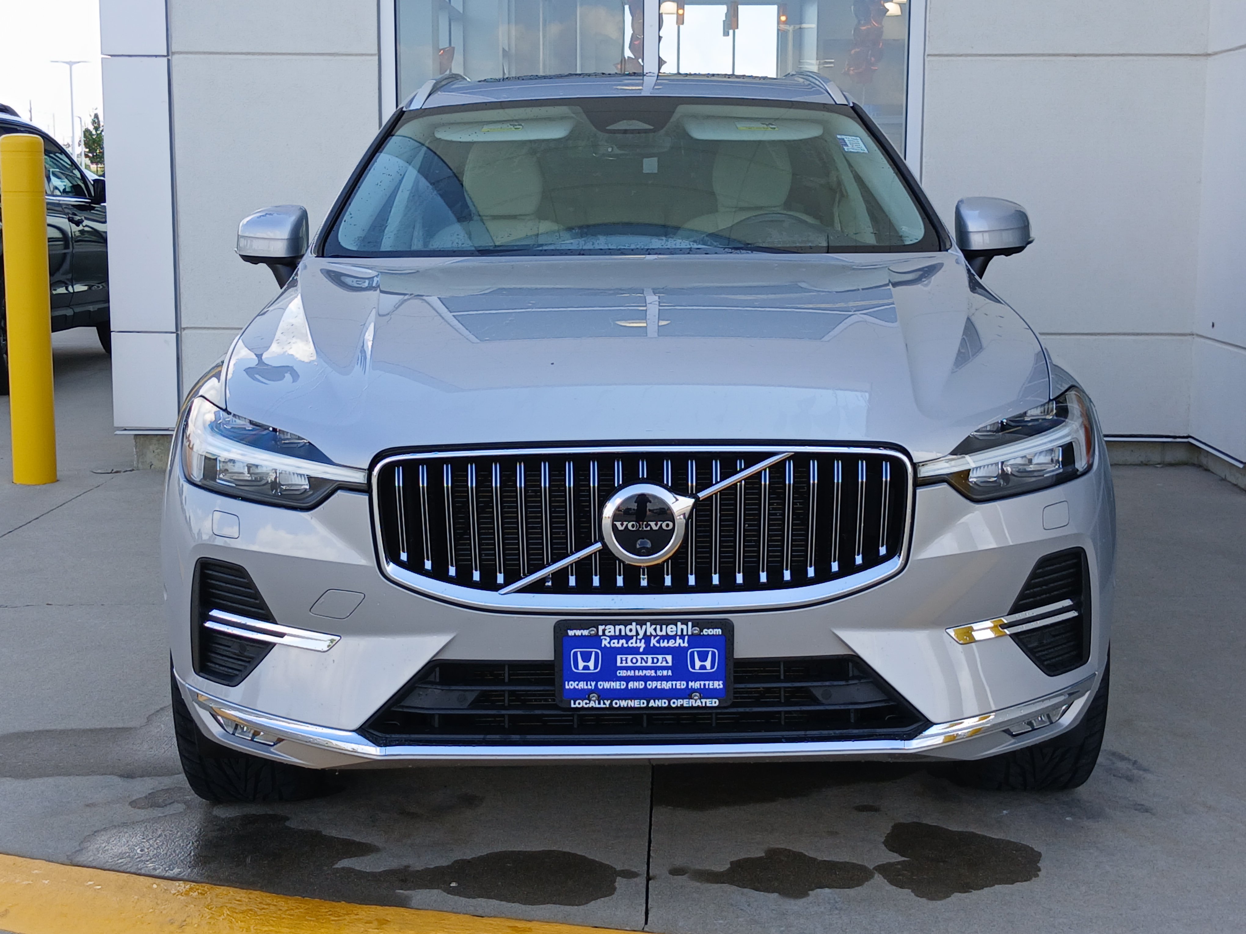 Used 2022 Volvo XC60 B6 Inscription AWD/4WD image 4