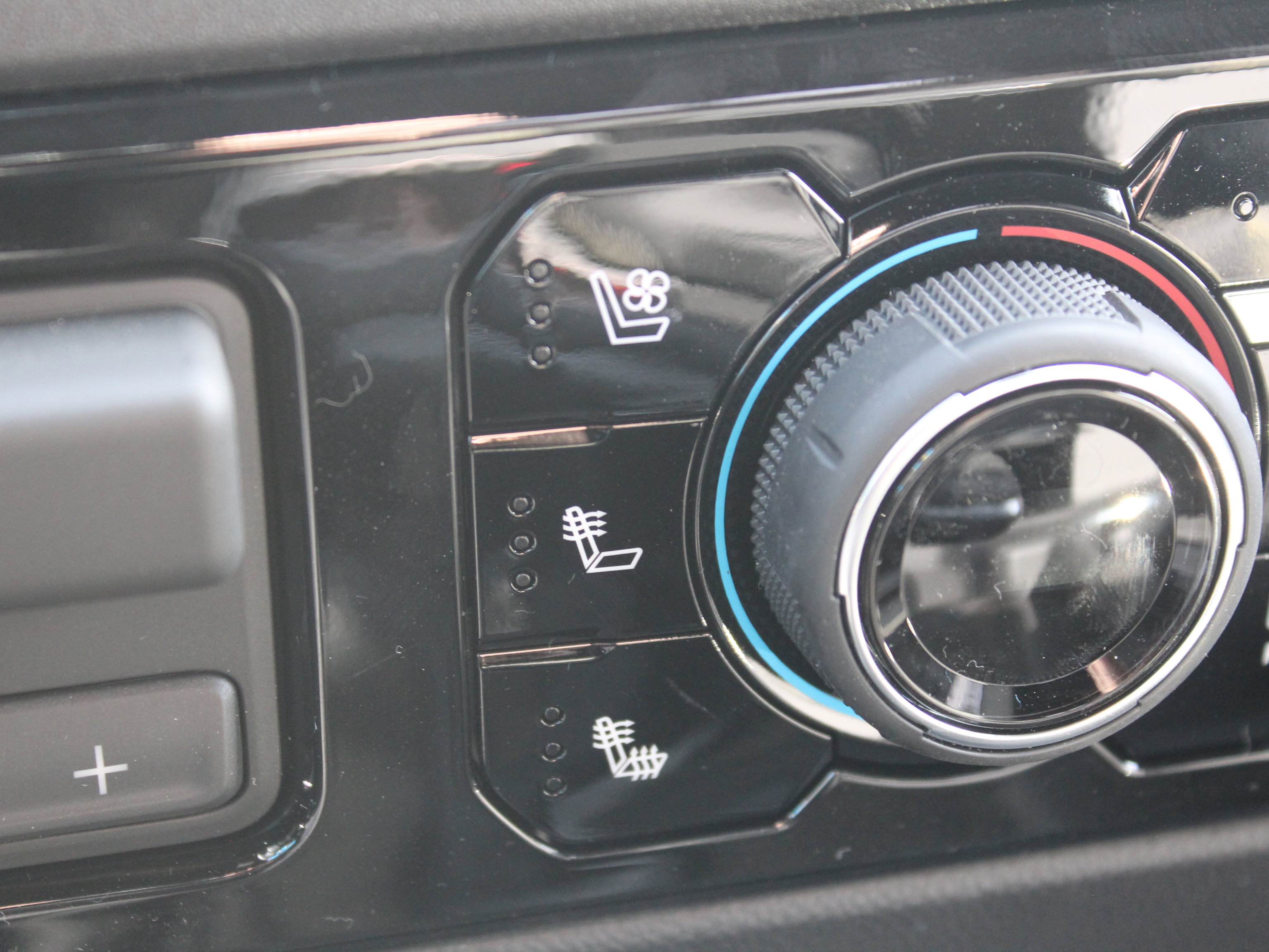 New 2026 Chevrolet Silverado 1500 ZR2 image 13