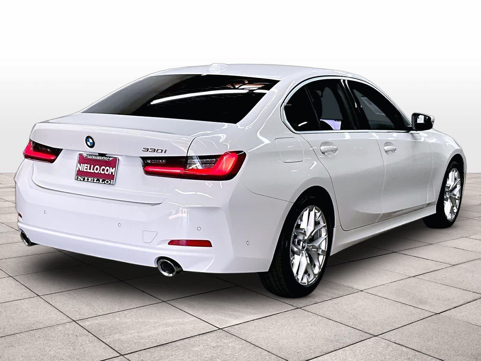 Used 2025 BMW 330i Sedan w/ Convenience Package RWD image 16