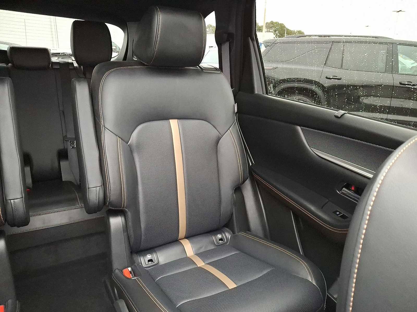 Used 2024 MAZDA CX-90 3.3 Turbo w/ Premium Plus Pkg image 15