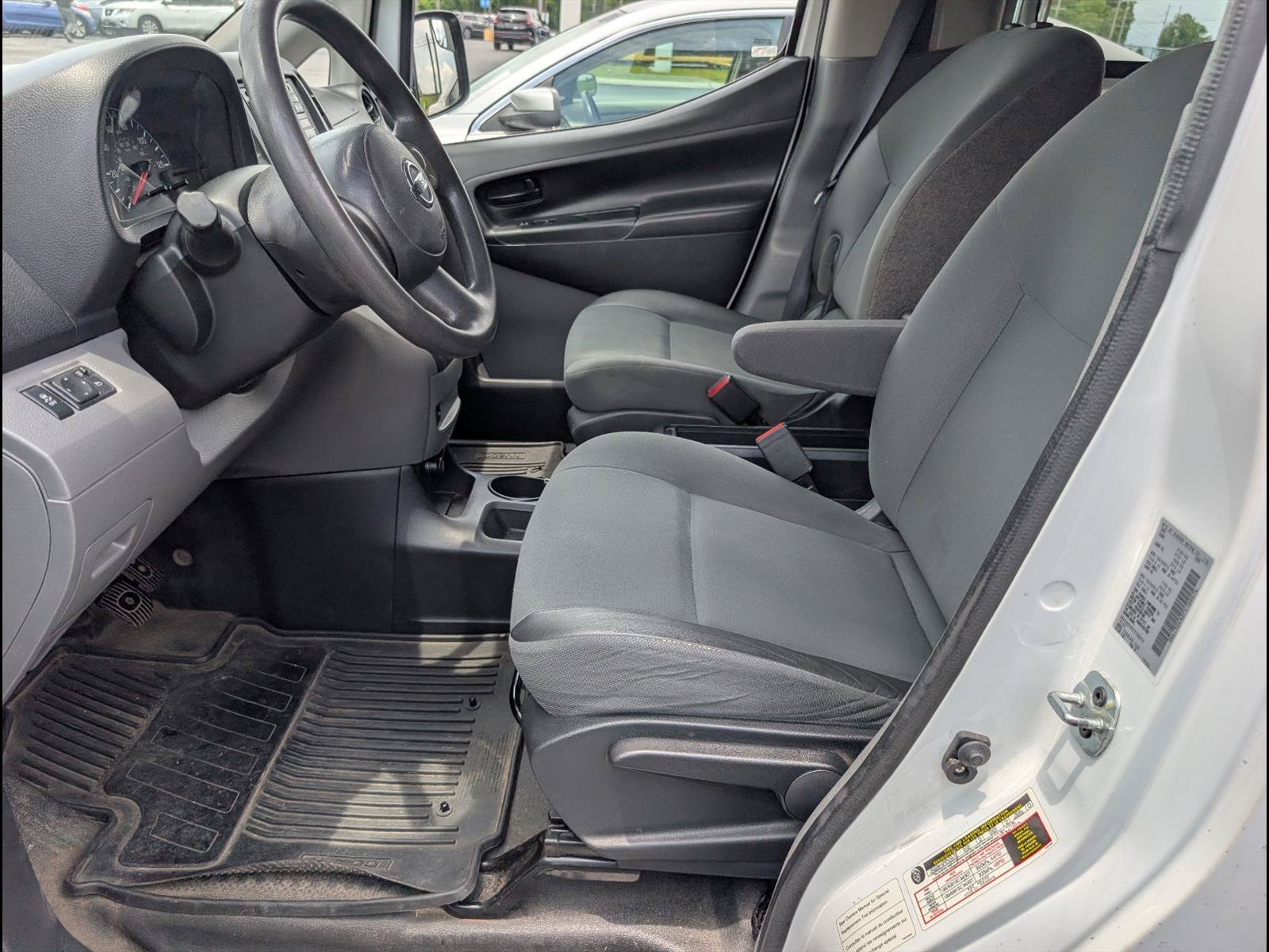 Used 2015 Nissan NV200 SV w/ Back Door Glass Package FWD image 13